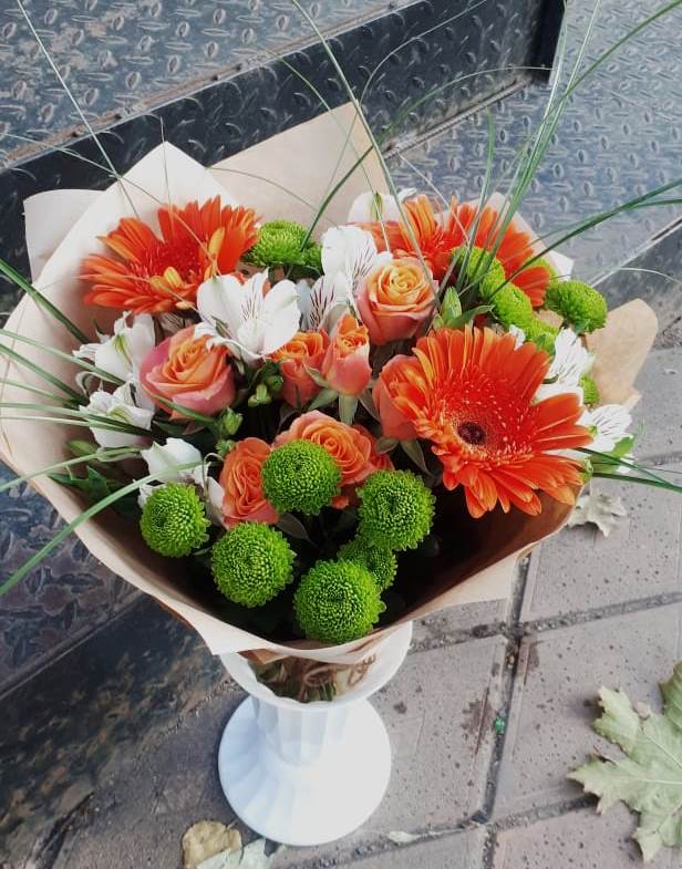 Букет цветов из: Герберы, Хризантемы, Альстромерии и Розы в Родниковском