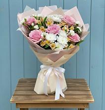 Букет цветов из:  Гвоздики, Орхидеи и Розы #REPLACE_PRED# Родниковском