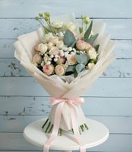 Букет цветов из:  Розы и Лизиантусы в Родниковском