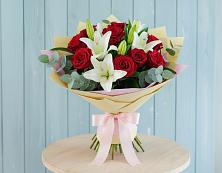 Букет цветов из:  Лилии и Розы в Родниковском