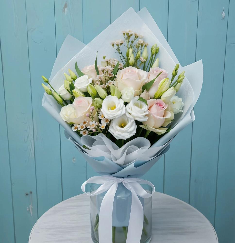 Букет цветов из: Розы и Лизиантусы в Родниковском