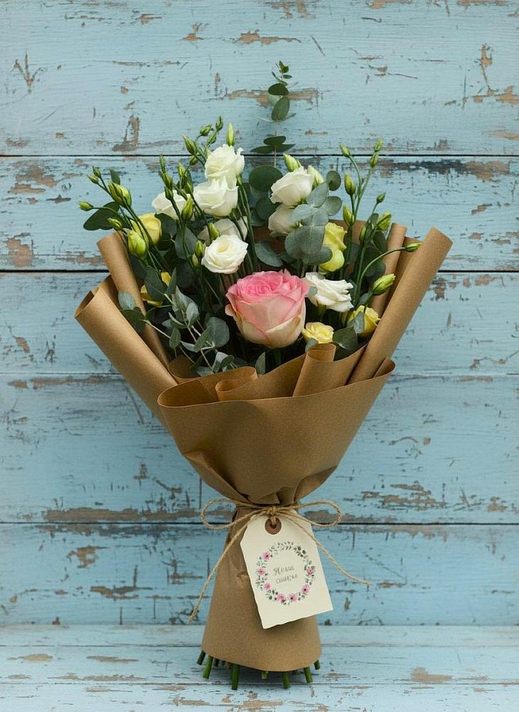 Букет цветов из: Розы и Лизиантусы в Родниковском