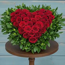 Цветочная композиция из Розы в виде сердца в Родниковском