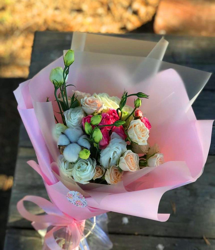 Букет цветов из: Розы и Лизиантусы в Родниковском