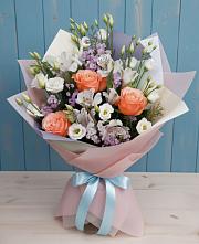 Букет цветов из:  Лизиантусы, Розы, Альстромерии и Гипсофила в Родниковском