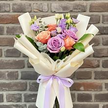 Букет цветов из:  Лизиантусы и Розы #REPLACE_PRED# Родниковском