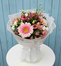 Букет цветов из:  Герберы, Альстромерии и Лизиантусы в Родниковском