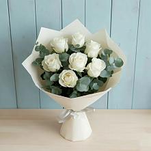 Букет Белые розы в Эвкалипте в Родниковском