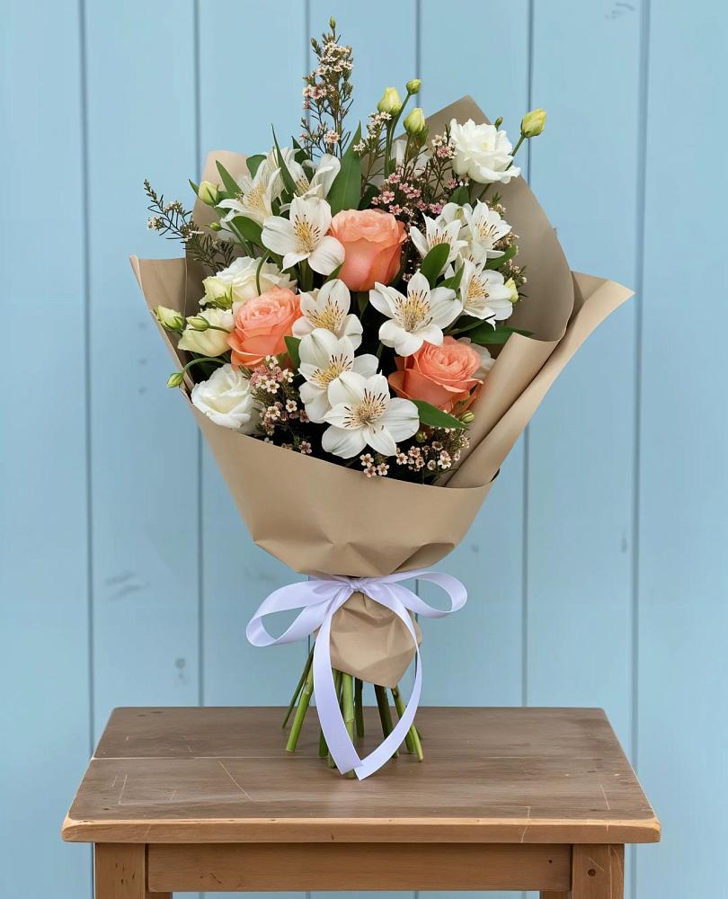 Букет цветов из: Альстромерии, Лизиантусы, Розы и Хризантемы в Родниковском