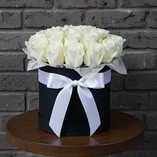 Цветочная композиция из Розы в шляпной коробке в Родниковском