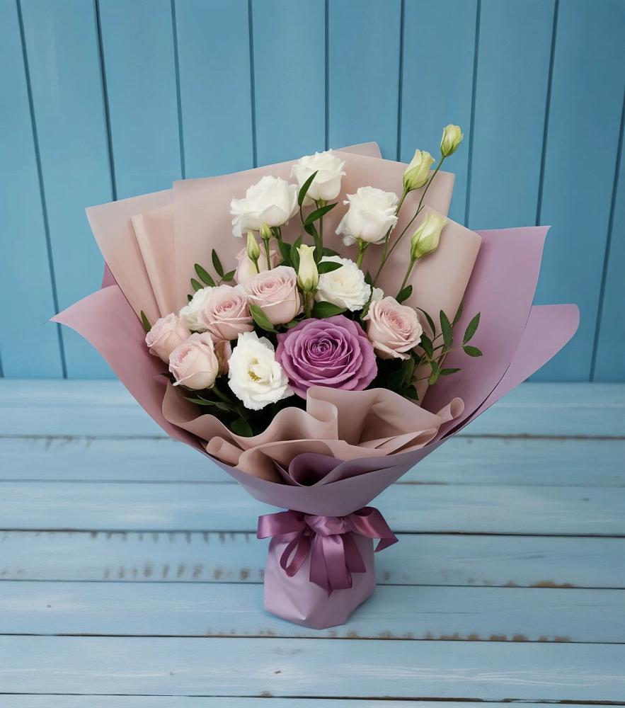 Букет цветов из: Розы и Лизиантусы в Родниковском